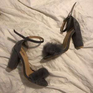Heeled sandals with faux fur
